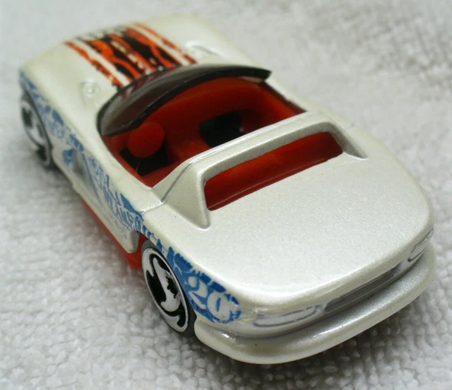 1992 HOT WHEELS-1/64 White Diecast-Dodge Viper Convertible Car #20-Thailand LN 2