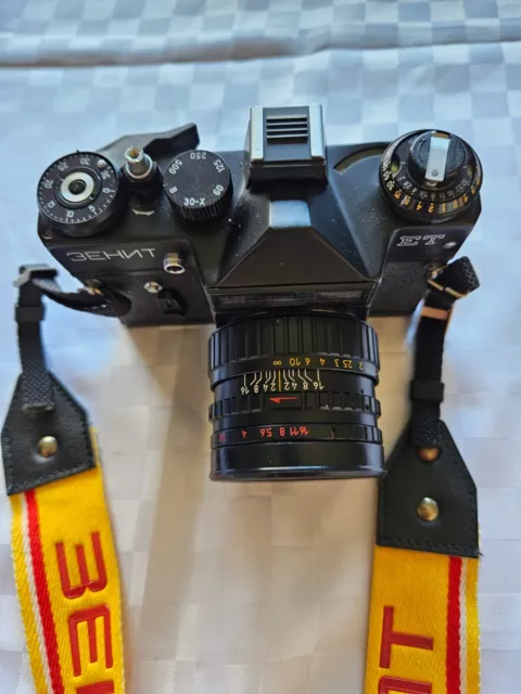 ZENIT ET 3EHNT 35mm SLR  Film Camera - REANOC MC 2/58mm 44-3 Lens Leather Case
