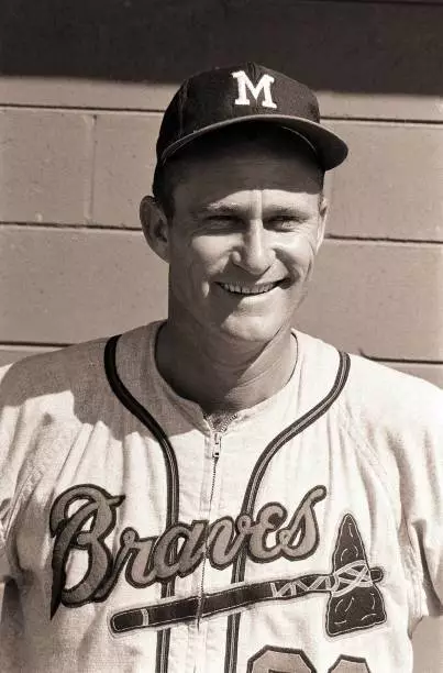 Closeup portrait of Milwaukee Braves Lew Burdette during spring tr - Old Photo 1