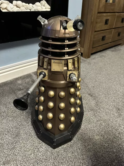 Dr Who RC/Remote Control Dalek 18 Inch Lights Sounds Talking / Gold