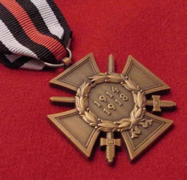 German  Wwi Medal - Ehrenkreuz - Honor Cross For Combatants  - Hindenburg Medal