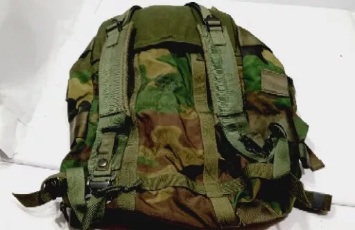 U.S. Army Field Pack Combat Woodland Nylon LC1 Medium Rare No Frame