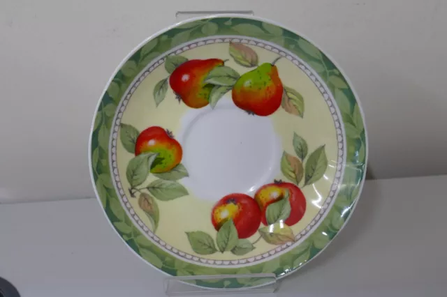 Roy Kirkham Evesham fine bone china plate, made in England 2000, 6 3/4ins (MO)