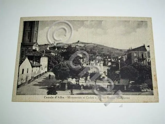 Cartolina Canale d' Alba - Piazza Regina Margherita '30.