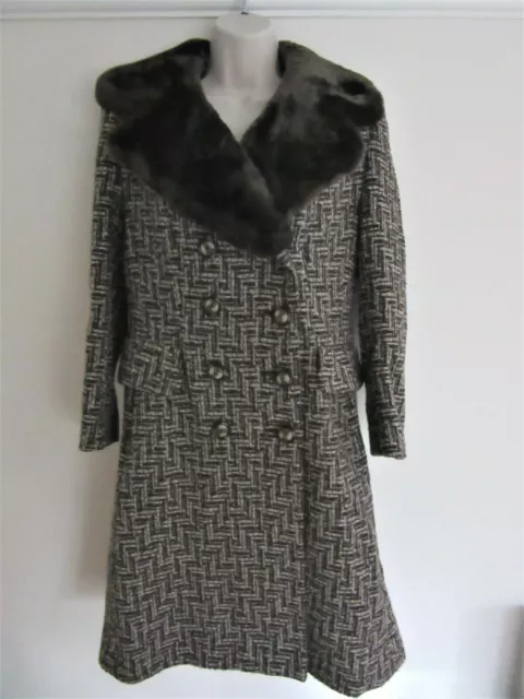 Lovely Eastex coat 1960s 60s  UK 12 14 wool blend faux fur collar true vintage