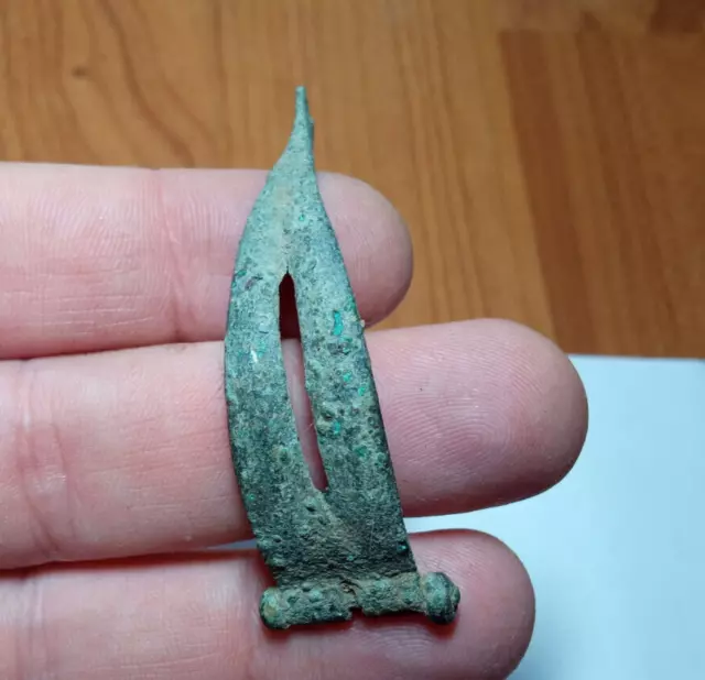 Preciosa Y Rara Fibula Ibero Romana - Rara Tipologia- Patina Verde