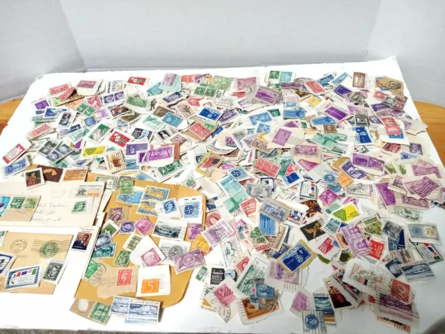 LARGE LOT OF US (few foreign) POSTAGE STAMPS USED