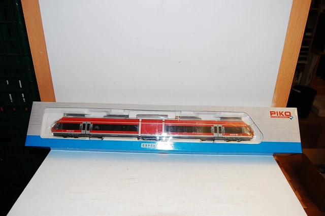 Piko H0 Dieseltriebwagen BR 646 Stadler – Gleichstrom (DC), Epoche VI, Länge 444 Mm, DB AG Rot