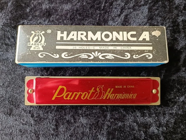 PARROT RED Gold 16 holes C Harmonica in its box 5.00