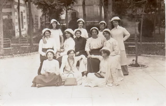 BK327 Carte Photo vintage card RPPC Femme woman mode fashion groupe