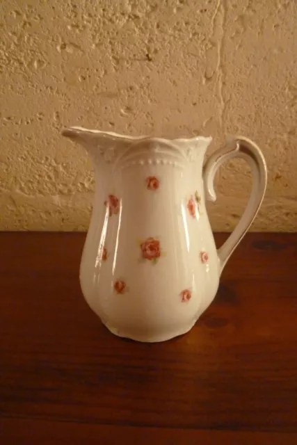 Pot à lait ou vase porcelaine fine Limoges décor de fleurs très shabby chic 2