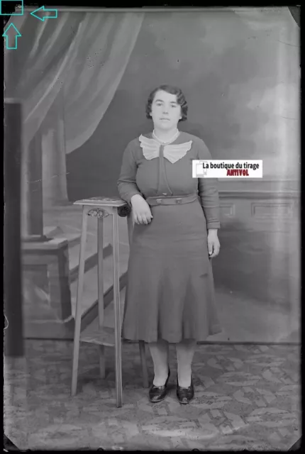 Femme, personnage, Plaque verre photo ancienne, négatif noir & blanc 10x15 cm