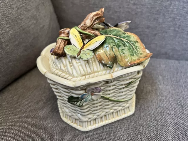 Vintage Fitz&Floyd Ceramic Basket Weave Lidded Candy Trinket Box Butterflies