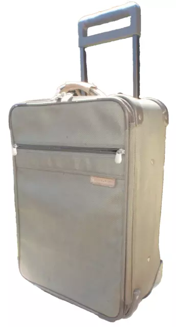 Briggs and Riley Olive 22” x14"x9" Carry-On Wheeled Roll Telescopes Olive Green