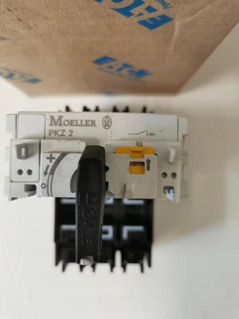 Motor starter MOELLER PKZ2 3-pole / # 8 6F1 3450