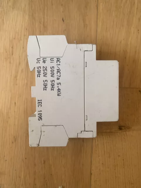 Square D CCN425  Contactor 25 Amp  230 Volt Coil 2