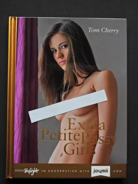 Rare   livre  de  photos    "Extra  petite pussy girls"