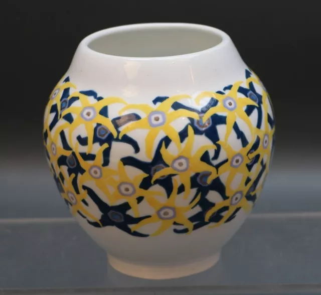 Seltene KPM Berlin - Vase gelbe blaue Blumen - Weissporzellan Kriegsmarke - (S)