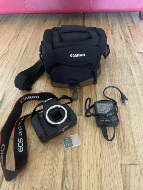 Canon EOS 50D Camera w/ Charger, Camera Bag and Accessories