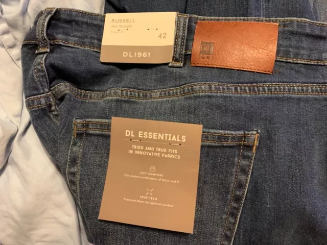 $178 Dl1961 Premium Denim russell   relaxed straight 42/34 2