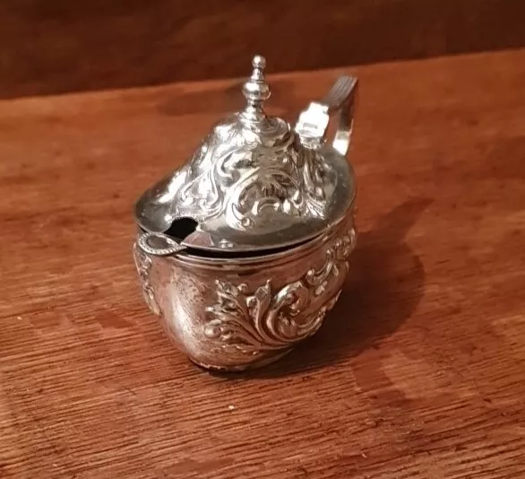 Vintage Ornate Silver Plated Victorian Style Mustard Pot with Spoon 3