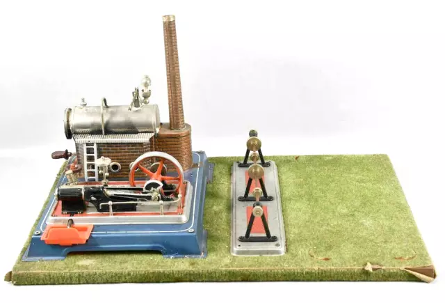 Alte Wilesco Dampfmaschine mit Antriebsmodell, auf Platte montiert, Spielzeug