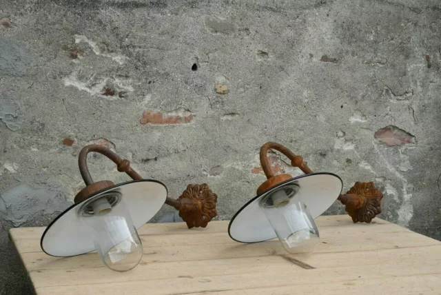 AnNo15 Antike Hoflampe/Gusseisen Stalllampe mit Emaille Schirm 2