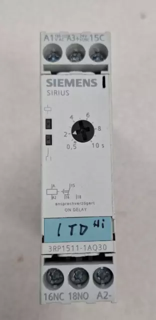 SIEMENS 3RP1511-1AQ30 Time Relay,   TESTED