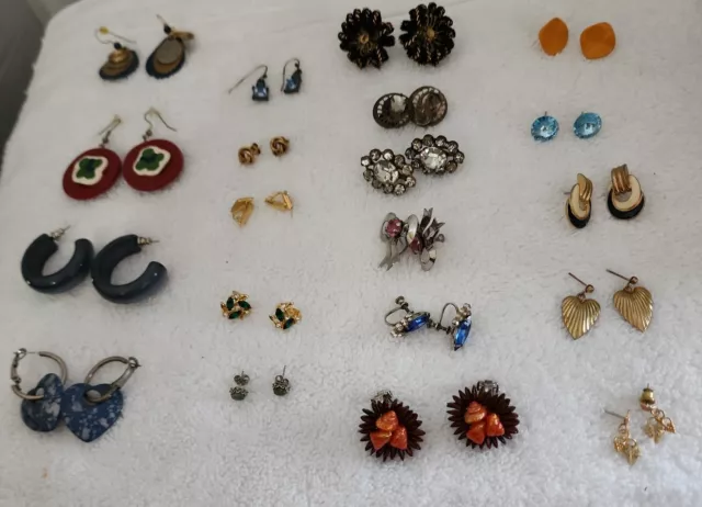 Vintage to Now Costume Jewelry 20  Pairs of Clip/Screwback Rhinestone Earrings