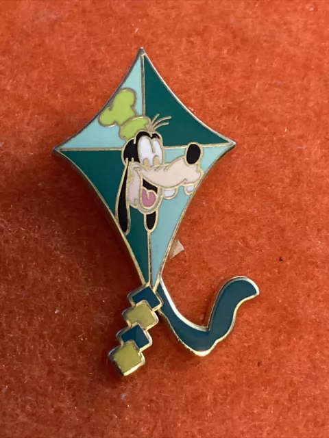 34498     DLR - Goofy - Kite - Cast Lanyard Series 3 (A)