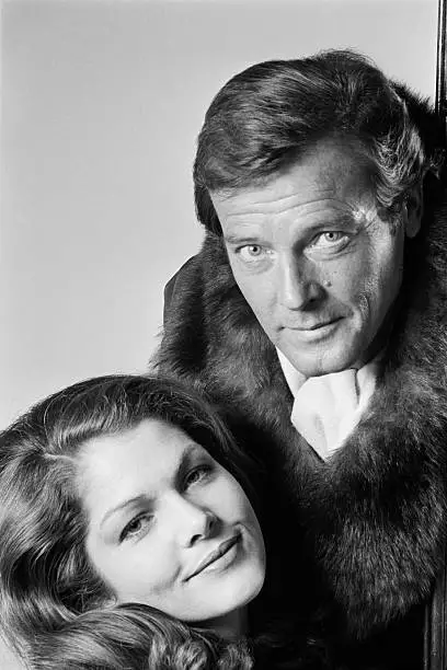 LOIS CHILES 1970S James Bond movie actress OLD PHOTO 1 $4.82 - PicClick
