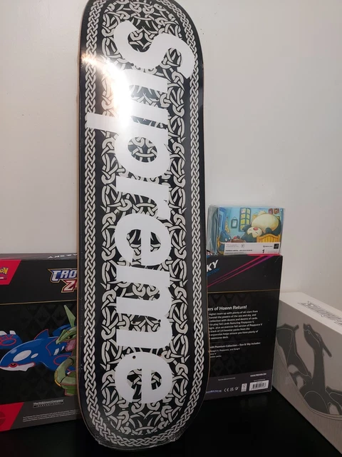 SUPREME CELTIC KNOT Skateboard Deck - Red - FW21 - Brand New SUPREME CELTIC KNOT Skateboard Deck - Red - FW21 - Brand New