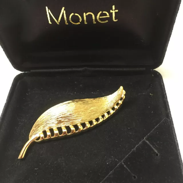 Vintage Jewellery Beautiful Signed Monet Leaf Brooch Pin