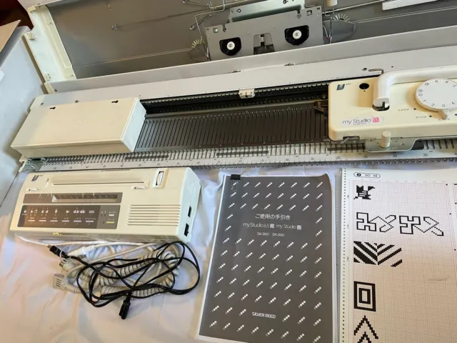 Silver SK890 my Studio EL 9mm Knitting Machine & electronic controller EC1