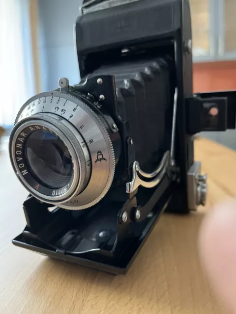 Karl Zeiss Ikon Ercona mit Novonar Anastigmat 4,5 110 mit Tasche Neuwertig