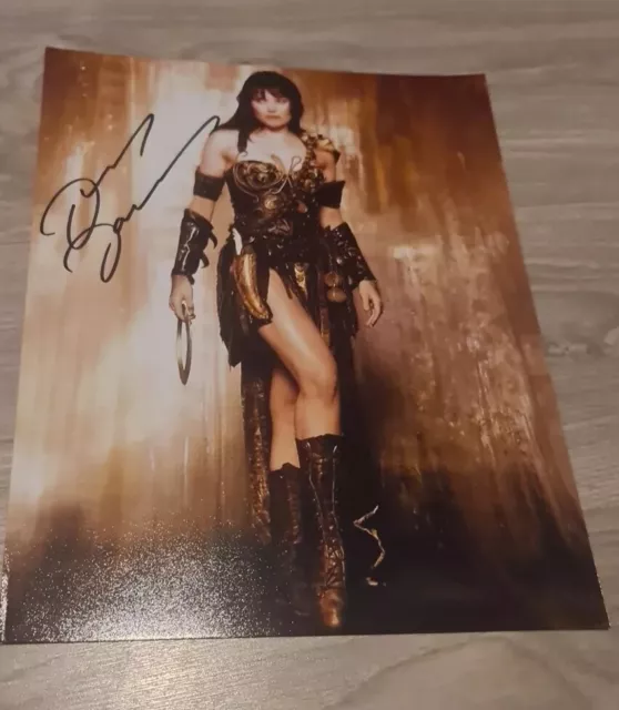 Lucy Lawless Xena Warrior Princess Signed Picture Mini Poster 14 Inches By 11