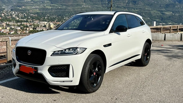 Jaguar F-Pace 2.0 D 180 CV AWD aut. R-Sport