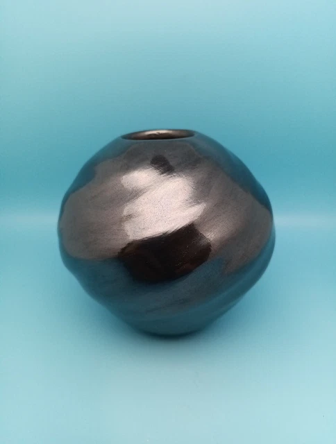 Mata Ortiz Pottery ~ Alonso Sandoval black on black coiled 4.5" tall 4.5"wide.
