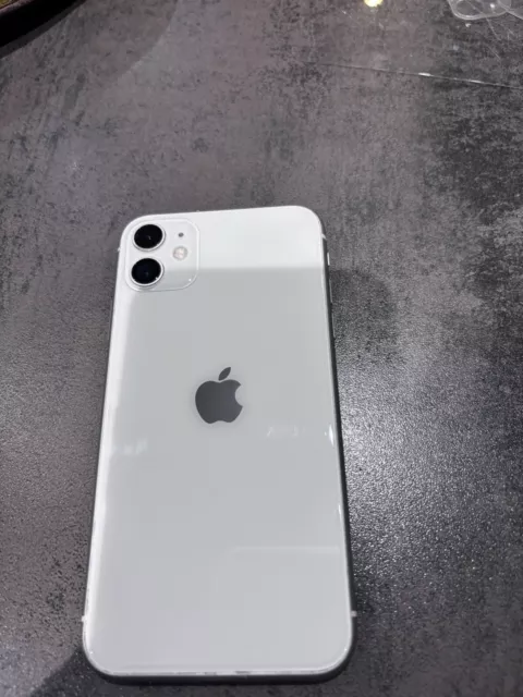 Apple iPhone 11 - 64GB - White (Unlocked) A2221 (GSM)
