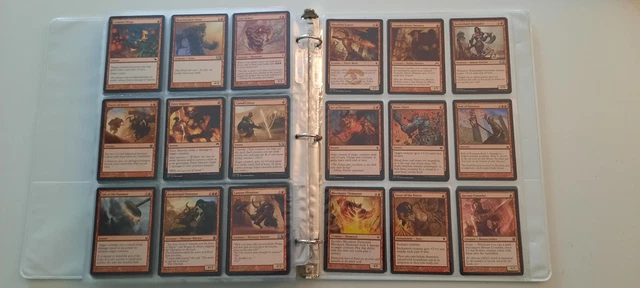 Magic the Gathering Binder (540 Green & Red Cards)