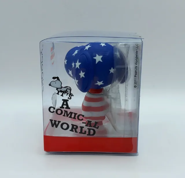 SNOOPY Its A Comical World Vinyl 3 Inch Series 2 Born In The Usa (NEW) 3
