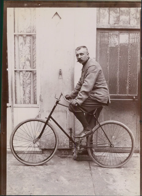Garçon en costume de berger ca.1900, Vintage citrate print by