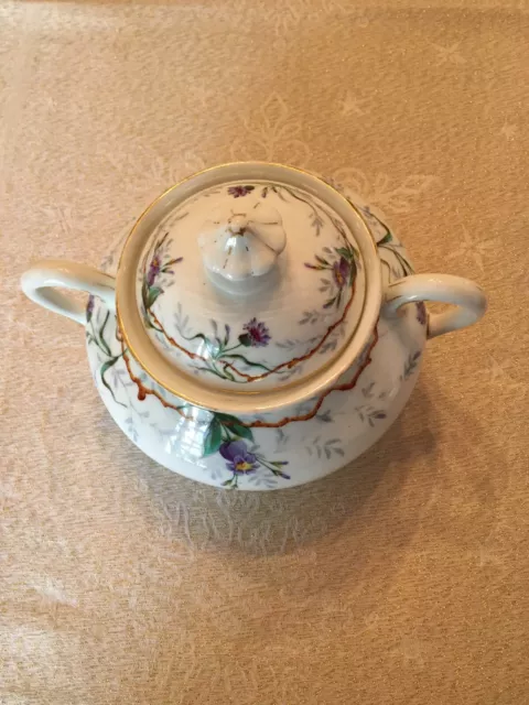 Sucrier ancien en porcelaine décorée