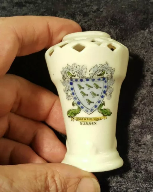 Robertsbridge  - Crested China Vase - Sussex Expats Collectable Historic Gift