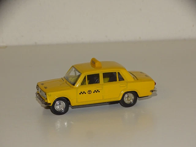 TEKNO SB 1/43 - Ford Taxi Gelb 428 EUR 68,65 - DE