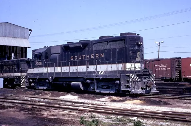 Original 1973 Kodachrome Railroad Slide Southern Railway 2706 Emd Gp35