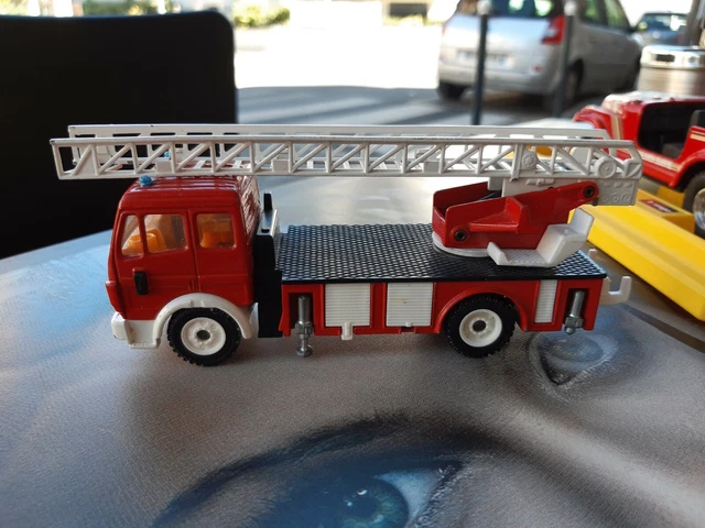 Camion De Pompiers SIKU Mercedes échelle 1/55 - Modèle Ancien 1927 - Occasion