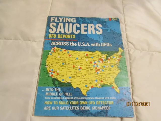 OCTOBER 1967 FLYING SAUCERS UFO Reports #3 Dell Magazine UFO Photos