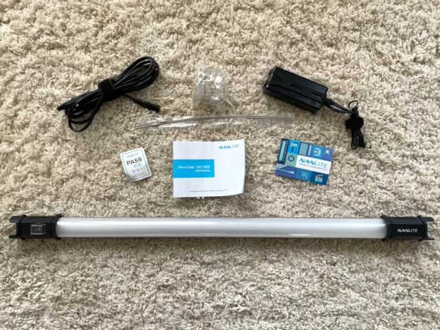 Nanlite PavoTube 15C LED Light Tube with Internal Battery - 3 ft Nanlite PavoTube 15C LED Light Tube with Internal Battery - 3 ft