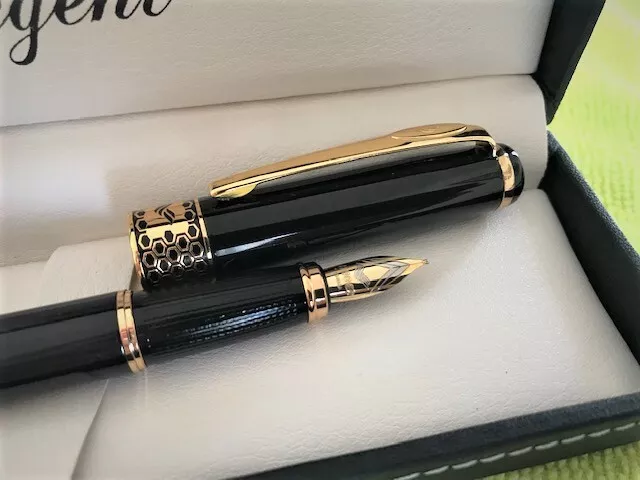 Stylo plume laqué noir très belle bague centrale, confort d'écriture + coffret